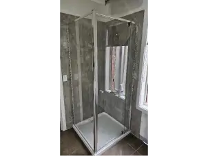 singles/semi-framless-shower-screen-two.webp